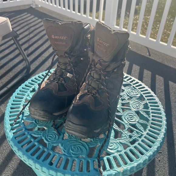 Hi-Tec waterproof boots - Picture 2 of 6